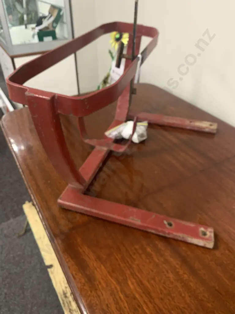 VW Kombi Vane Spare Wheel Holder Image 1++