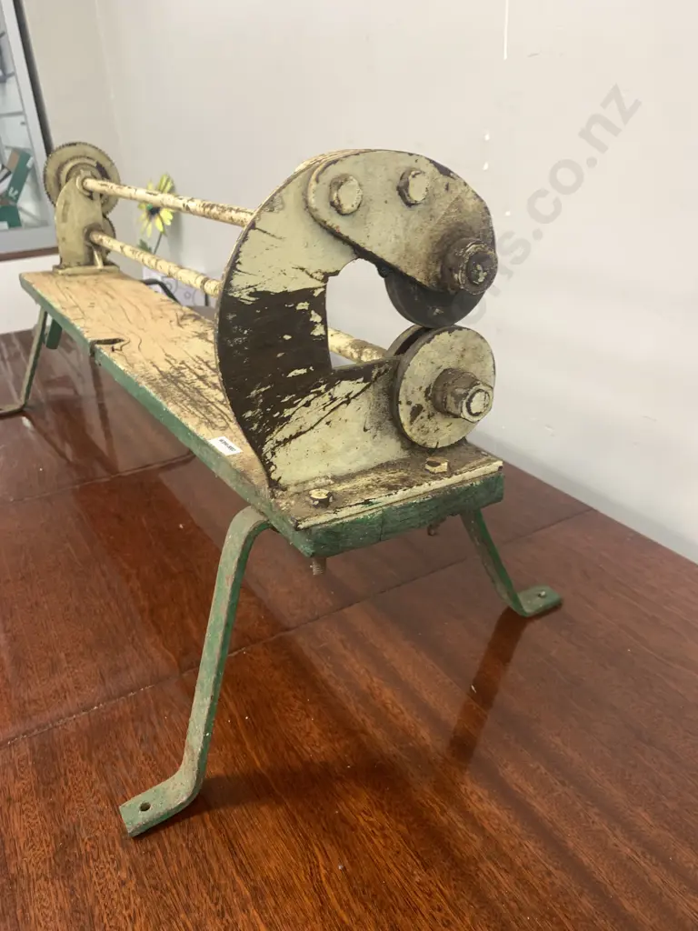 Vintage Corrugated Iron Roller, L90cm Plus Handle Image 1++