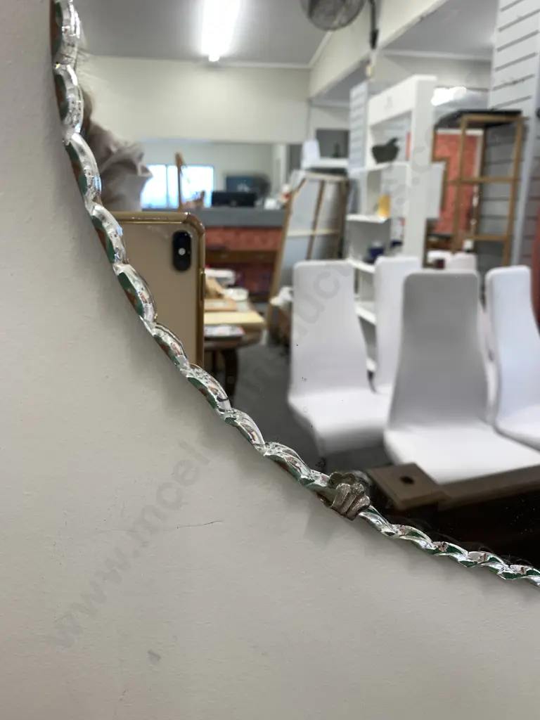 Vintage Retro Scalloped Edge Oval Mirror, 38 x 51cm Image 1++