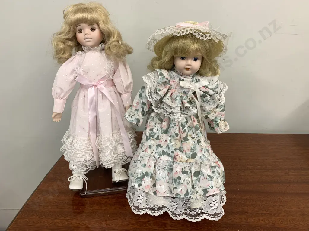 Pair Of Vintage Porcelain Dolls On Stands Image 1++