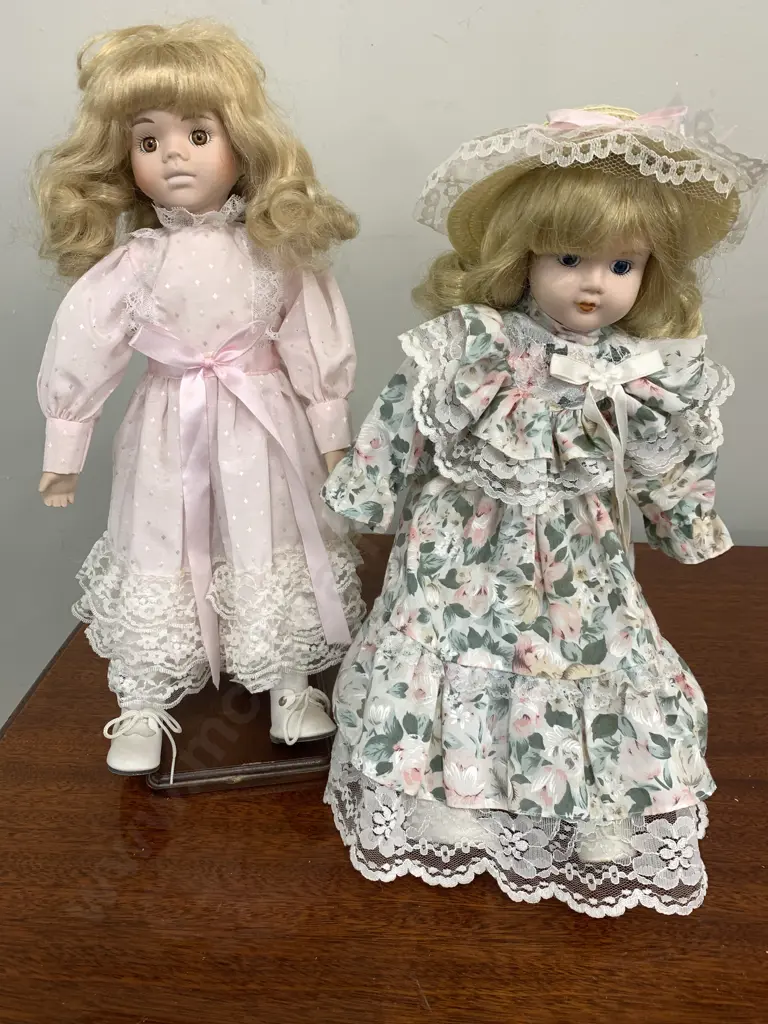 Pair Of Vintage Porcelain Dolls On Stands Image 1++