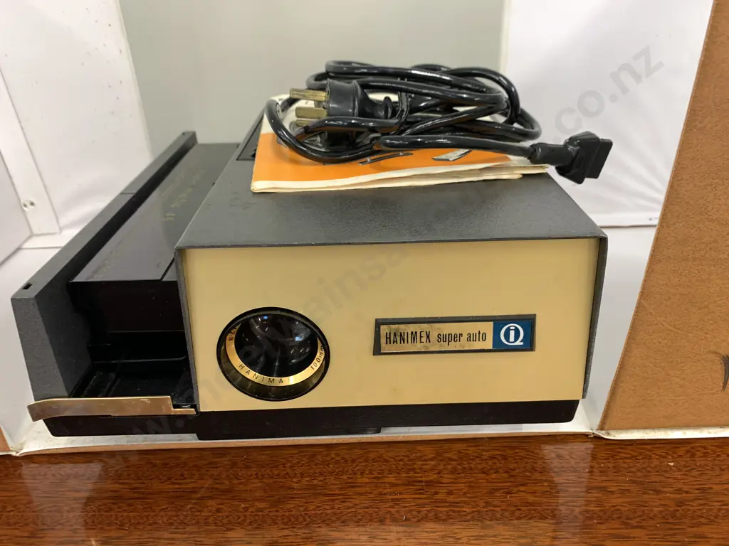 Vintage Hanimex 45 Colour Slide Projector In Original Case  Image 1++