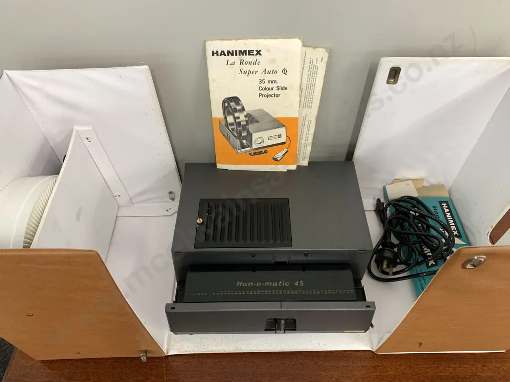 Vintage Hanimex 45 Colour Slide Projector In Original Case  Image 1++