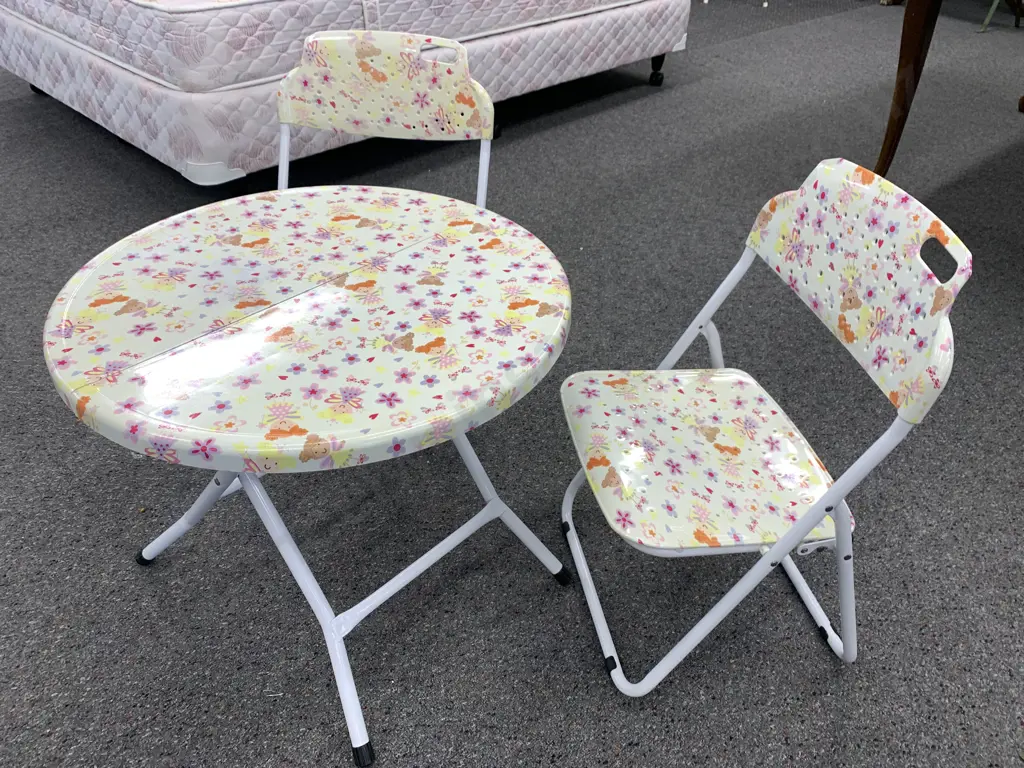 Gorgeous Childrens Fold Up Table And Chairs Image 1++