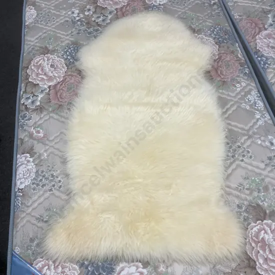 As New Sheepskin 94 x 50cm