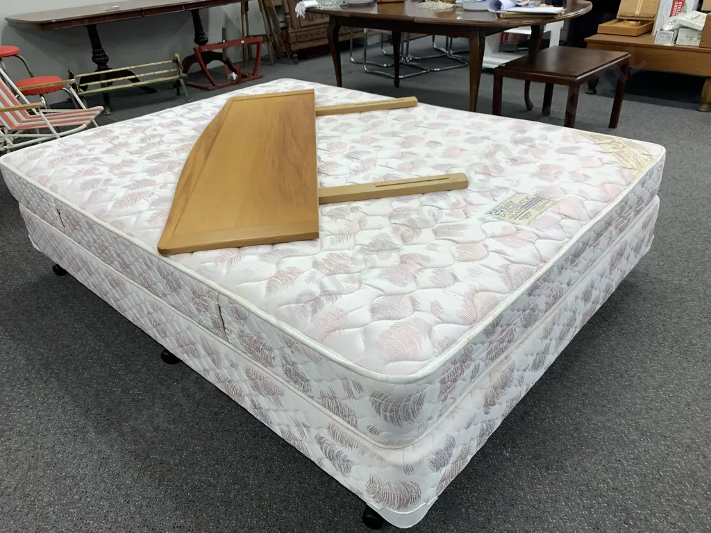 Sealy Posturepedic Premium Queensize Bed With a Rimu Headboard Image 1++