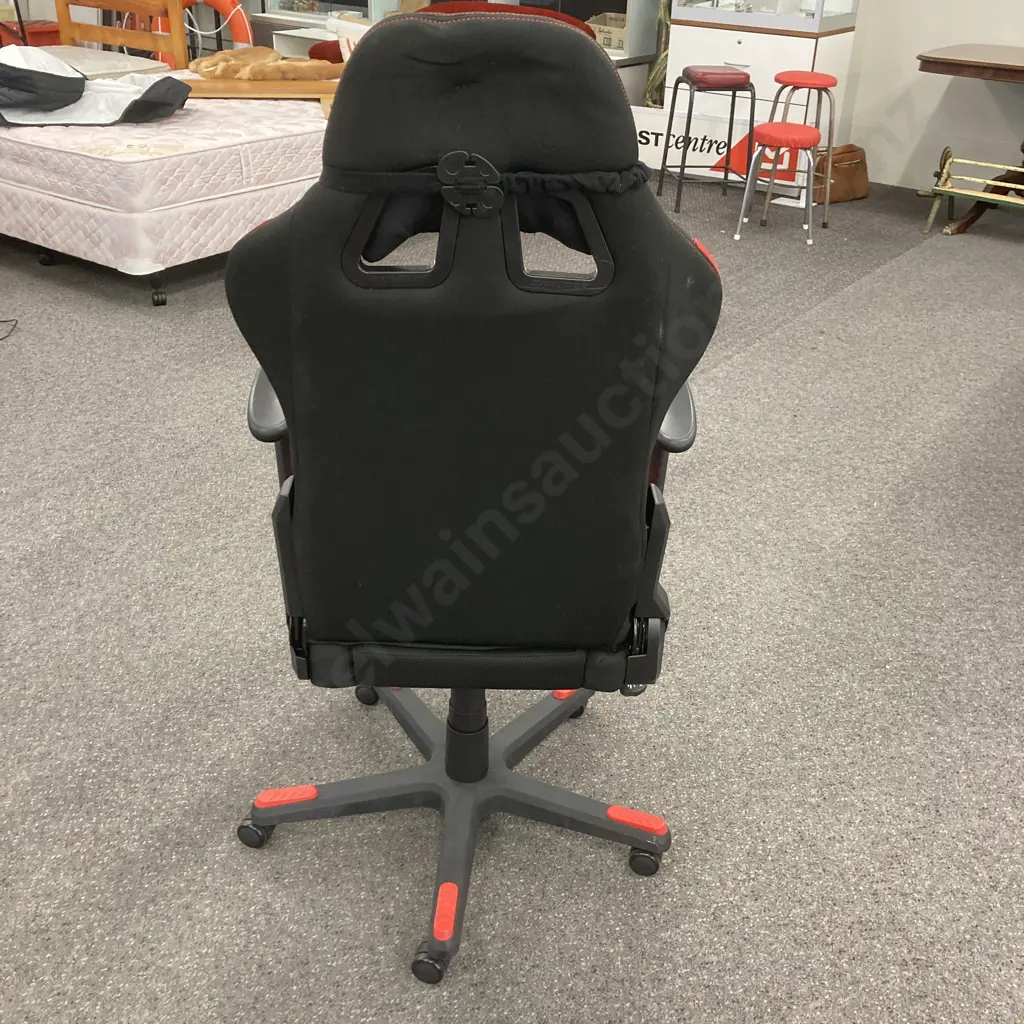 DXRacer Formula Series Conventional Gaming Chair Mesh, Black & Red Image 1++