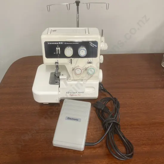 Janome 3 / 4 Overlocker EZY_Lock 304D Differential Feed