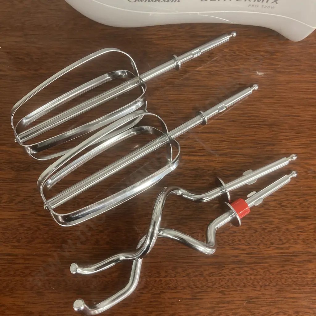 Sunbeam Beatermix Pro 320W, Model JM5900, 2 x Beaters, 2 x Dough Hooks Image 1++