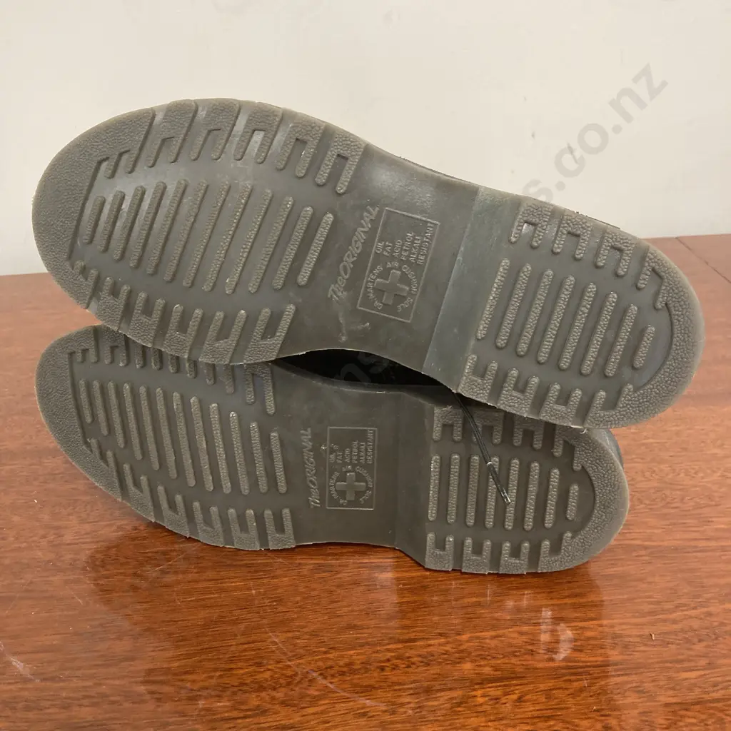 Dr Martens Air Wair Black Leather Shoes, Sz 10 UK Image 1++