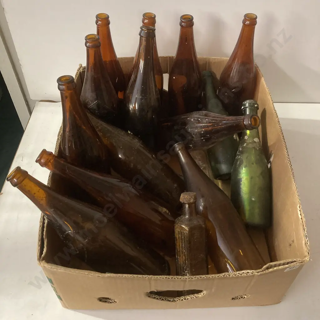 Box lot Assorted Vintage Glassware & Bottles Image 1++