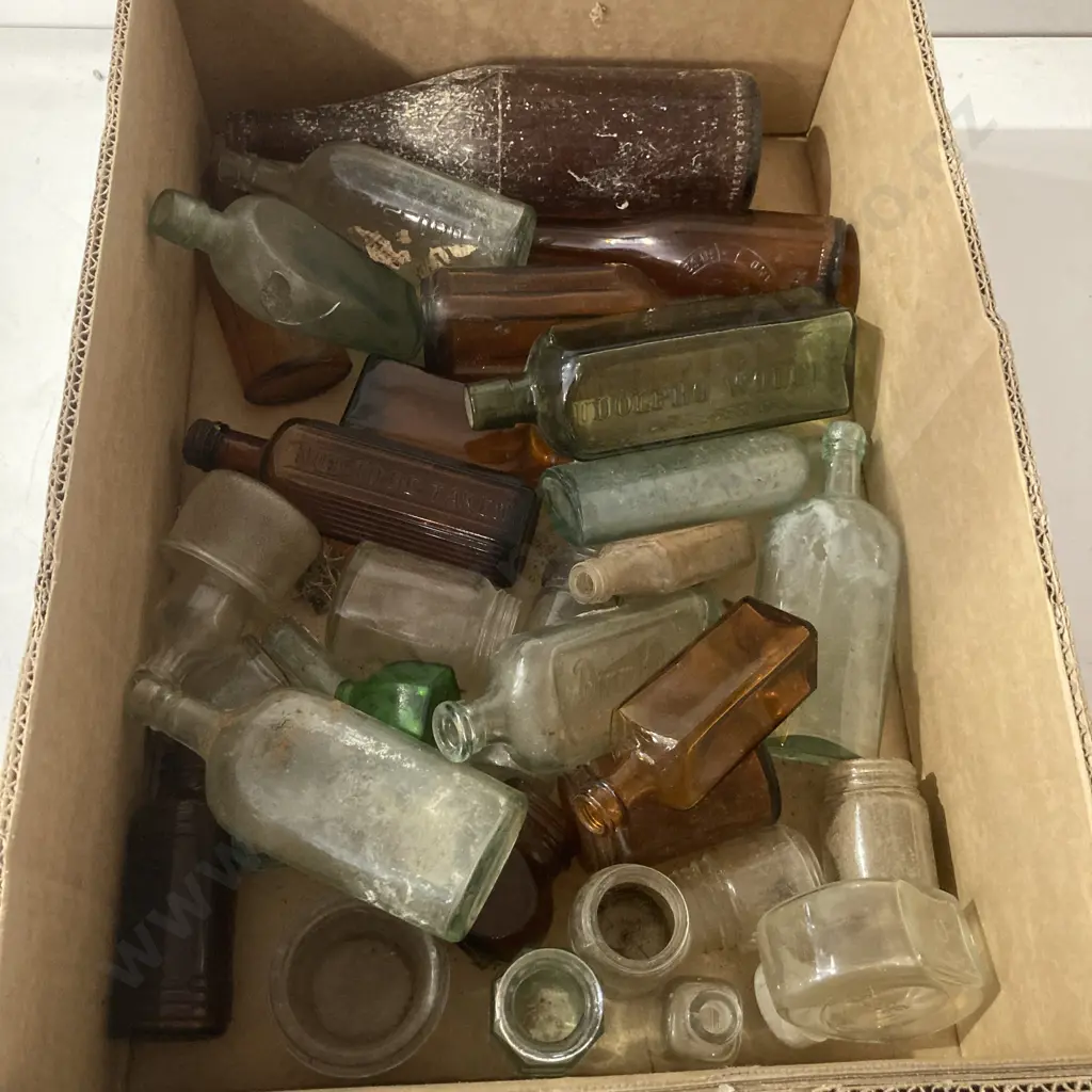 Box lot Assorted Vintage Glassware & Bottles Image 1++