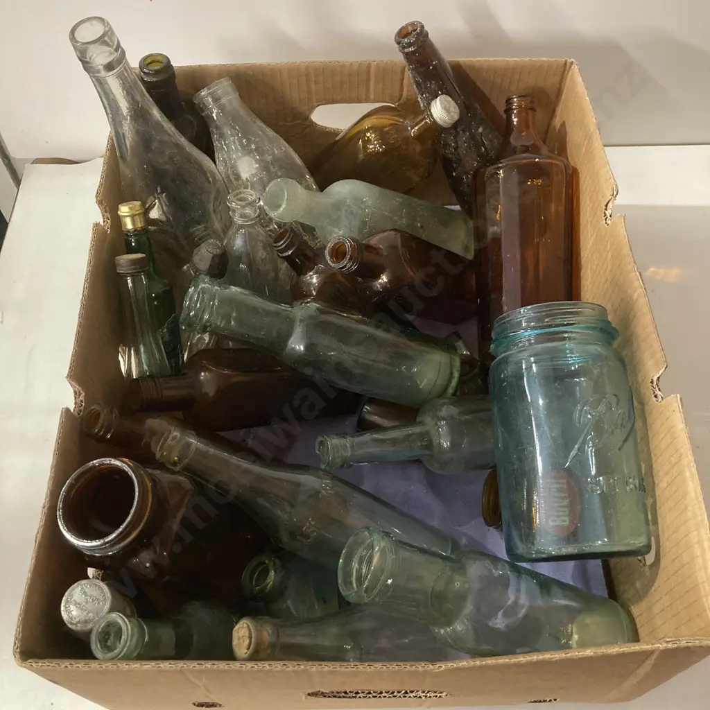 Box lot Assorted Vintage Glassware & Bottles Image 1++