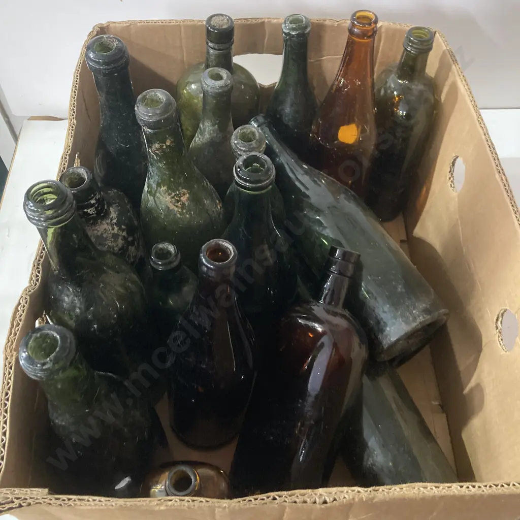 Box lot Assorted Vintage Glassware & Bottles Image 1++