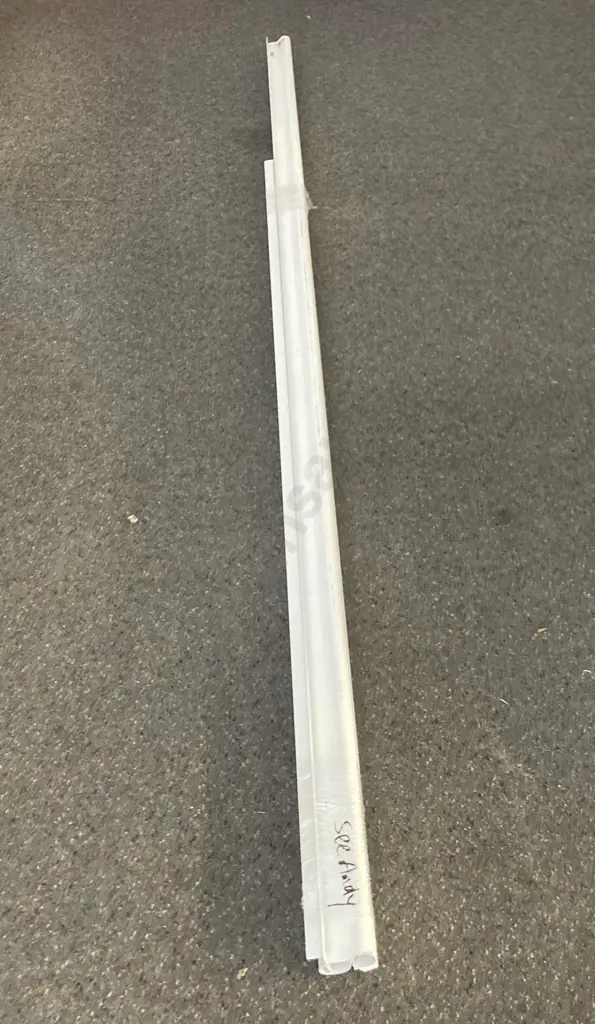 MitTek LumberLok White Closet Rails, 1 x CRW24 2.4m, 2 x CRW18 1.8m Image 1++