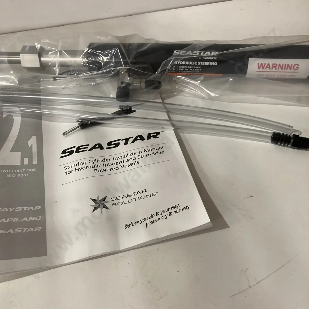 New Stern Drive Hydraulic Steering Cylinder - BA125-8EM | Dometic Seastar HC5328-3 Image 1++