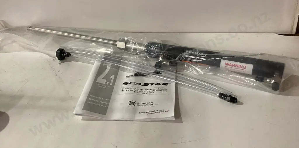 New Stern Drive Hydraulic Steering Cylinder - BA125-8EM | Dometic Seastar HC5328-3 Image 1++