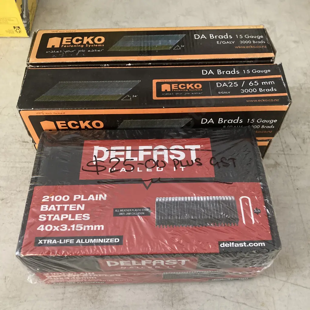 Ecko DA Brads 15 Gaige E Galv 4 x 3000 & Belfast 2100 Plain Batten Staples 40x3.15mm Image 1++