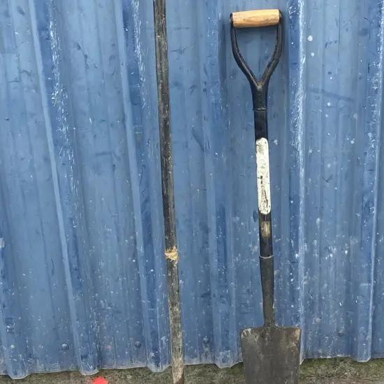 Vintage Manual Post Hole Digger With Steel Handle, L144cm, & a Dagger Spade