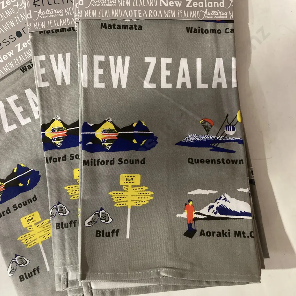 New Zealand Kiwiana Hansen & Berry Ltd Set of 10 Tea Towels & 6 Mugs Image 1++