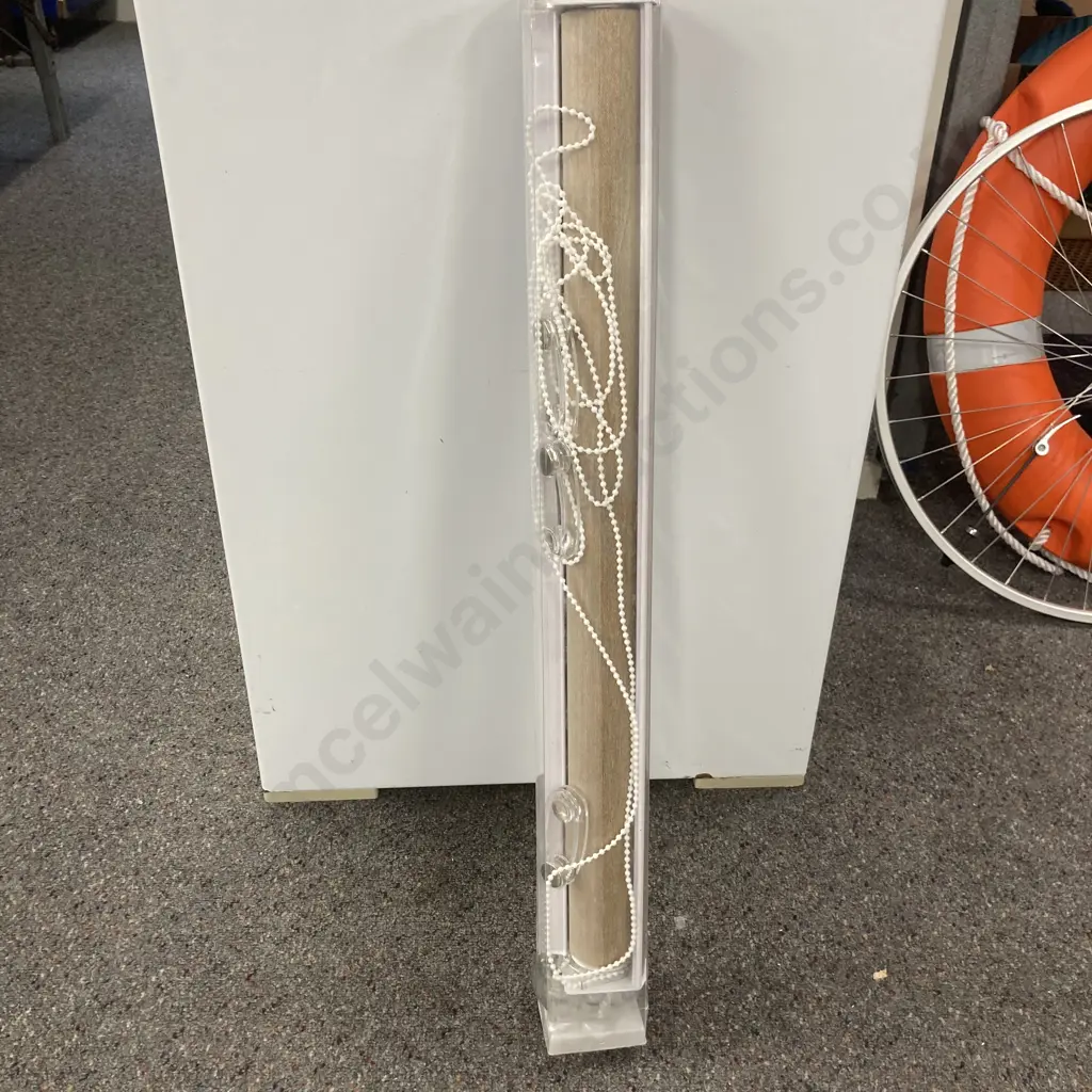 Roller Blind YR013-4, 0.735 x 1.75 Image 1++