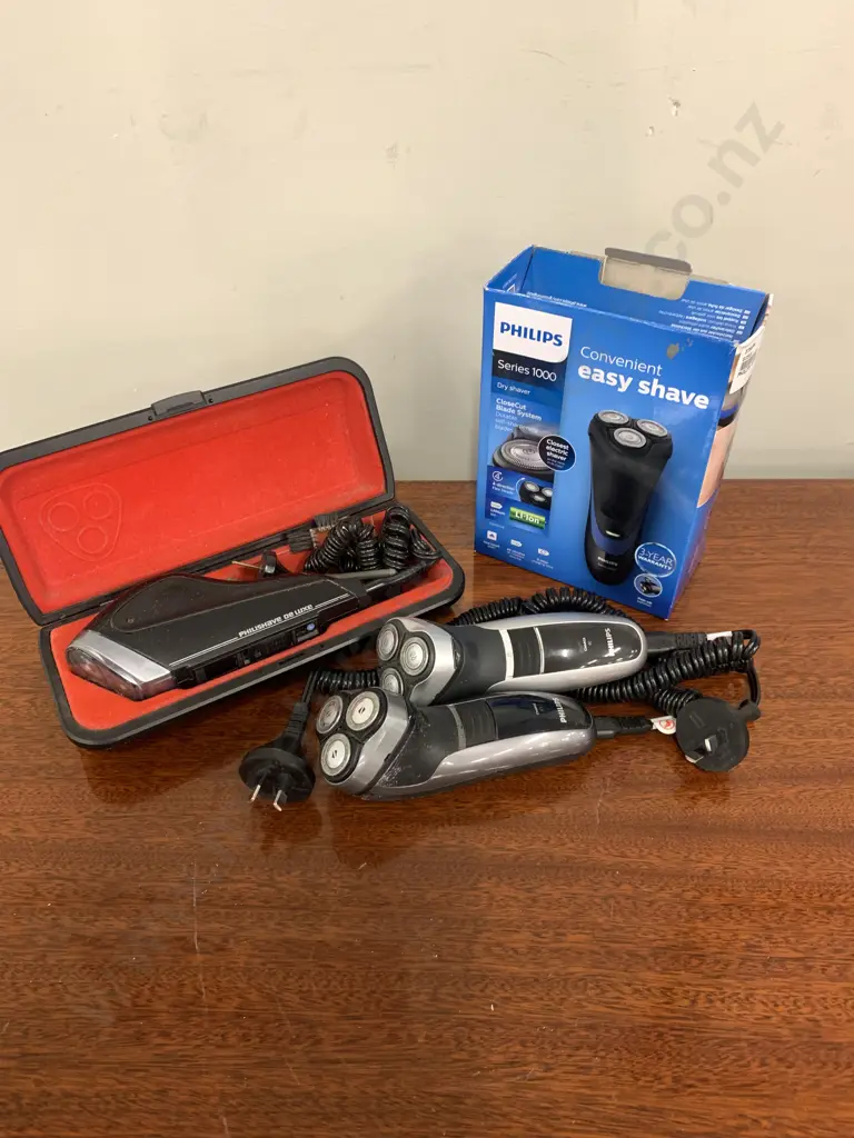 Vintage Philishave  Deluxe In Case With 2x Phillips Dry Shavers Image 1++
