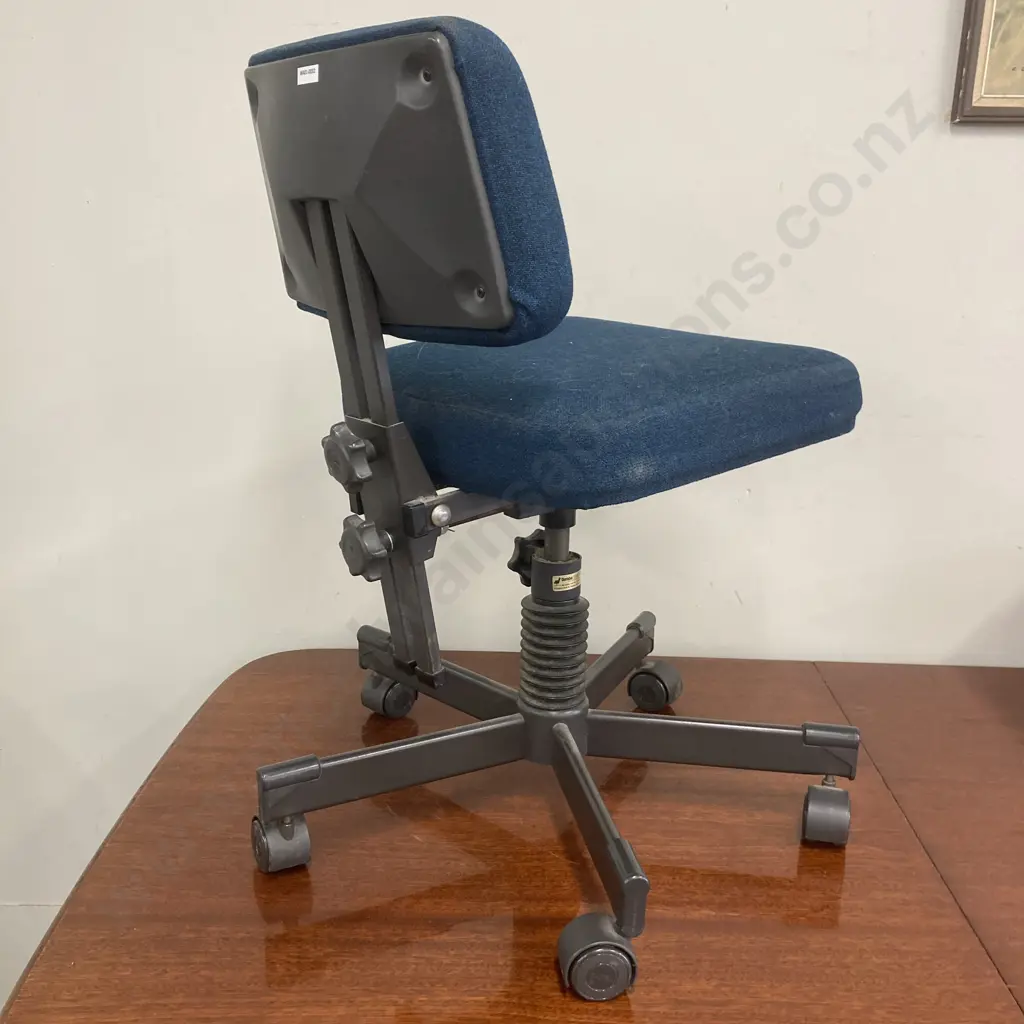 Vintage Damba Desk Chair Image 1++