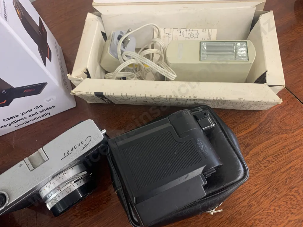 Assortment Of Vintage Items Including View Master, Junior Projector, Flashes, Film Scanner Etc Image 1++