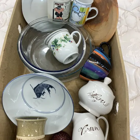 Box Lot Terracotta Bowl, Creamer & Sugar Bowl, Pyrex Ware Etc