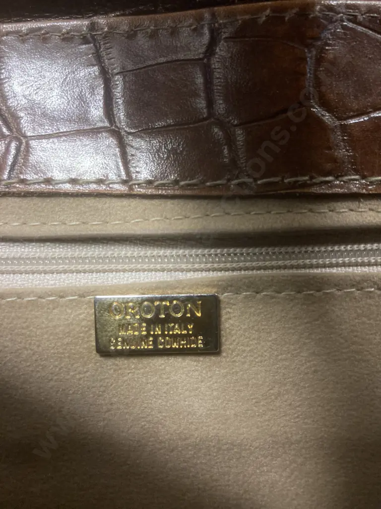 Vintage Oroton Brown Crocodile Embossed Leather Handbag With Detachable Shoulder Strap Image 1++