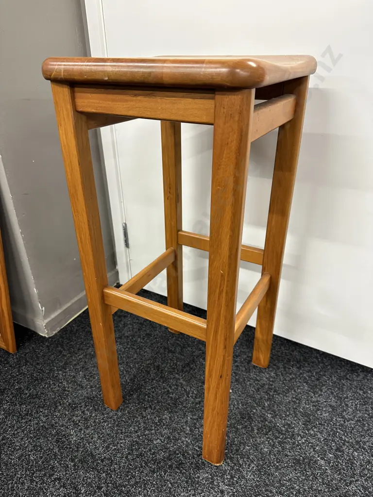 Rimu Barstool, Moulded Seat Image 1++