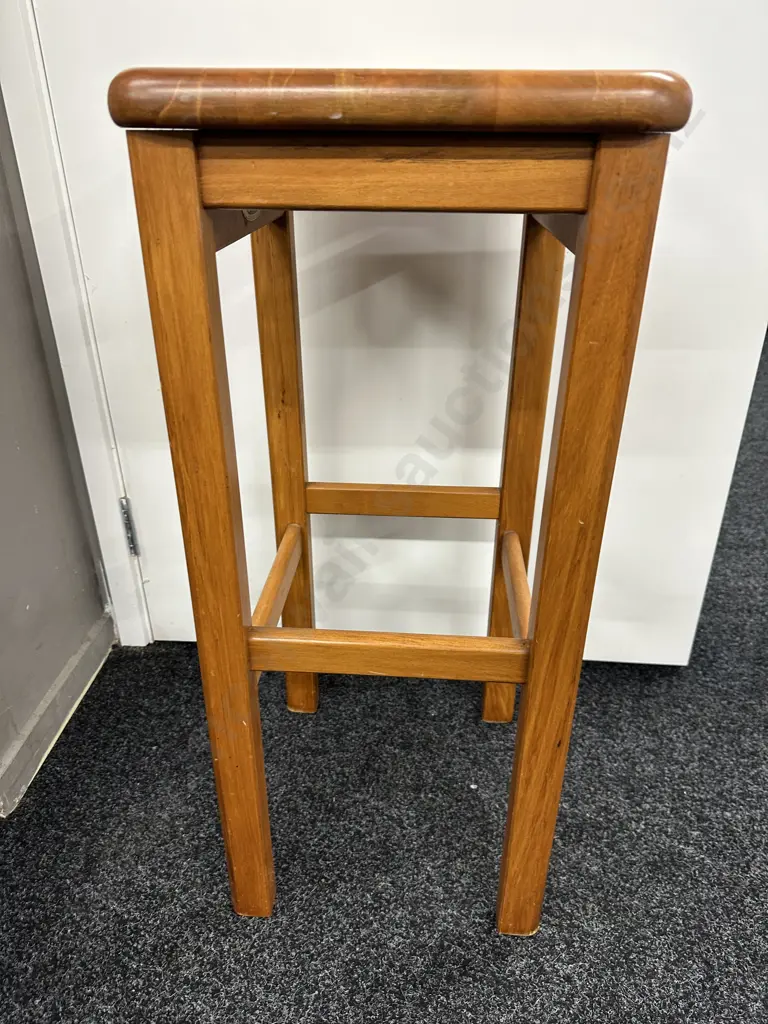 Rimu Barstool, Moulded Seat Image 1++