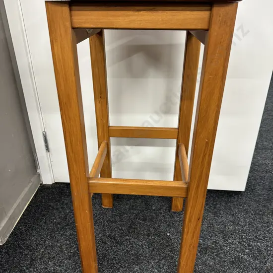Rimu Barstool, Moulded Seat