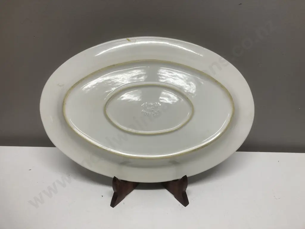 Large Vintage Strawberrys Pattern Temuka Oval Platter, 44 x 30cm Image 1++