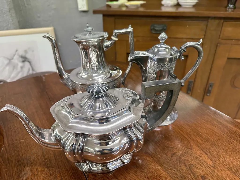 Silverware - Teapot & Two Coffee Pots Image 1++
