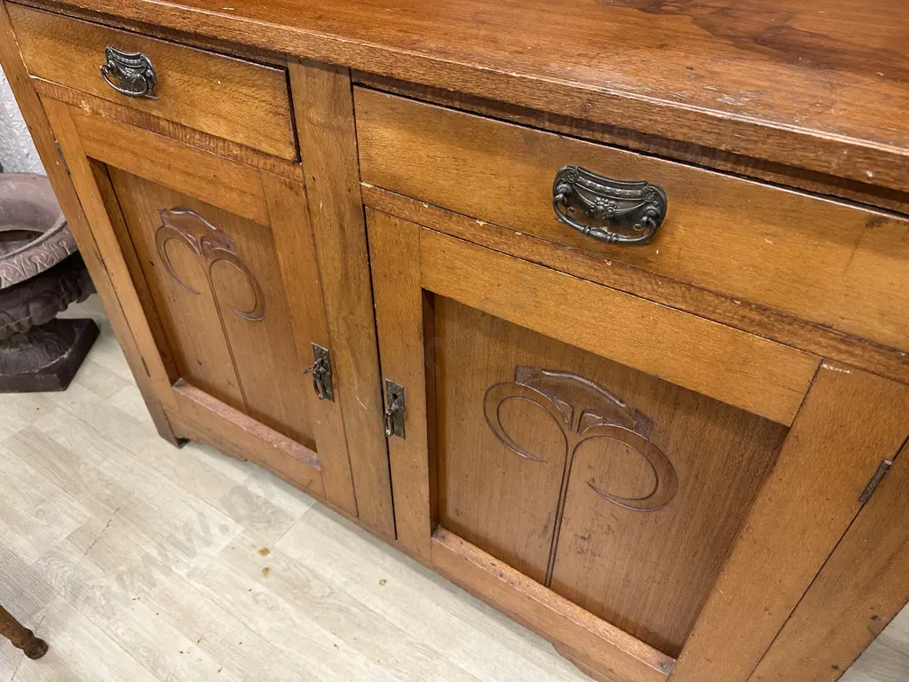 1920s Arts & Crafts Australian Maple Sideboard, Bevelled Mirror Upper Section, Original Handles & Key, H200 W138 D47cm Image 1++
