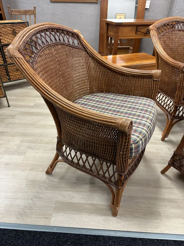 Pair of French Provencial Wicker Chairs With Matching Side Table Image 1++