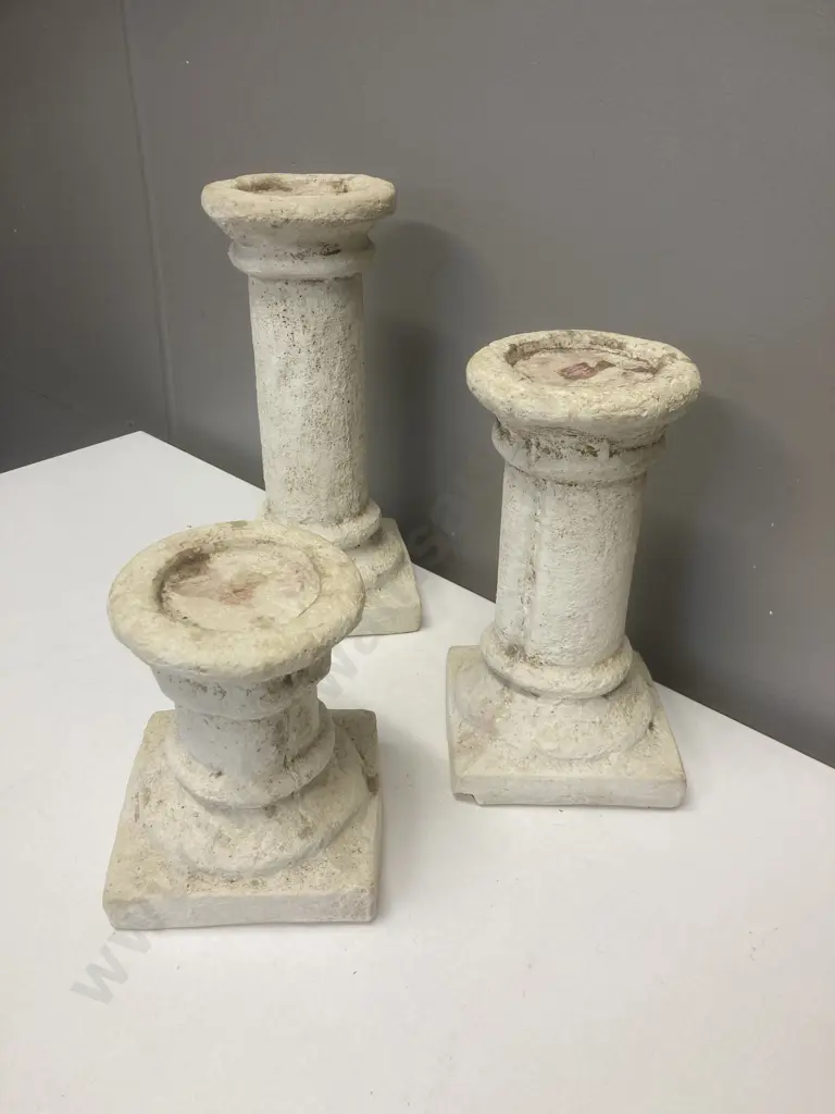 Set of 3 Graduated Cream Concrete Candlesticks, 17 to 30cm Image 1++