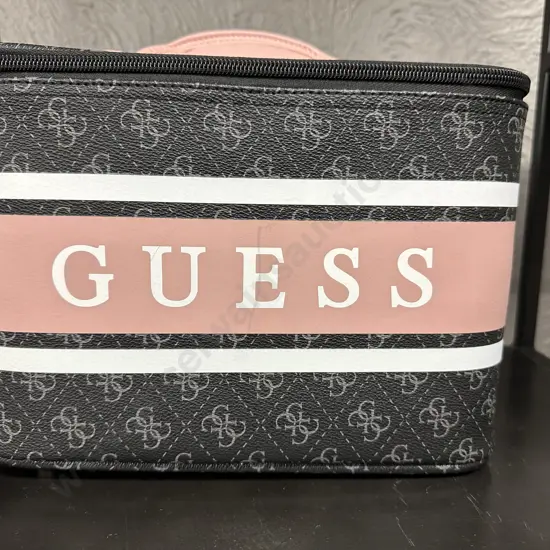 Guess Monique Collection Beauty Train Case - SF7894493 Coal / Blush