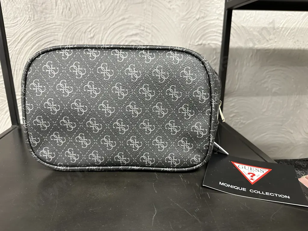 Guess Monique Collection Single Zip Toiletry Kit - SF7894495 Coal / Blush Image 1++