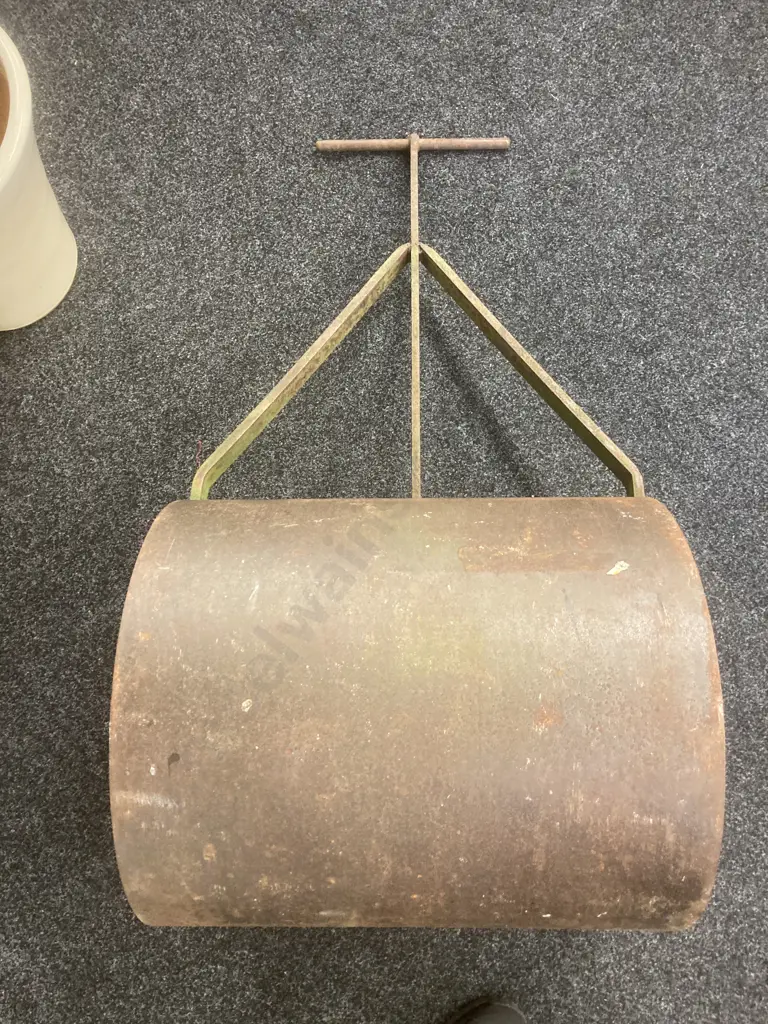 Antique Lawn Roller used in Auckland at Stanley Street Lawn Tennis Association 1920s Image 1++