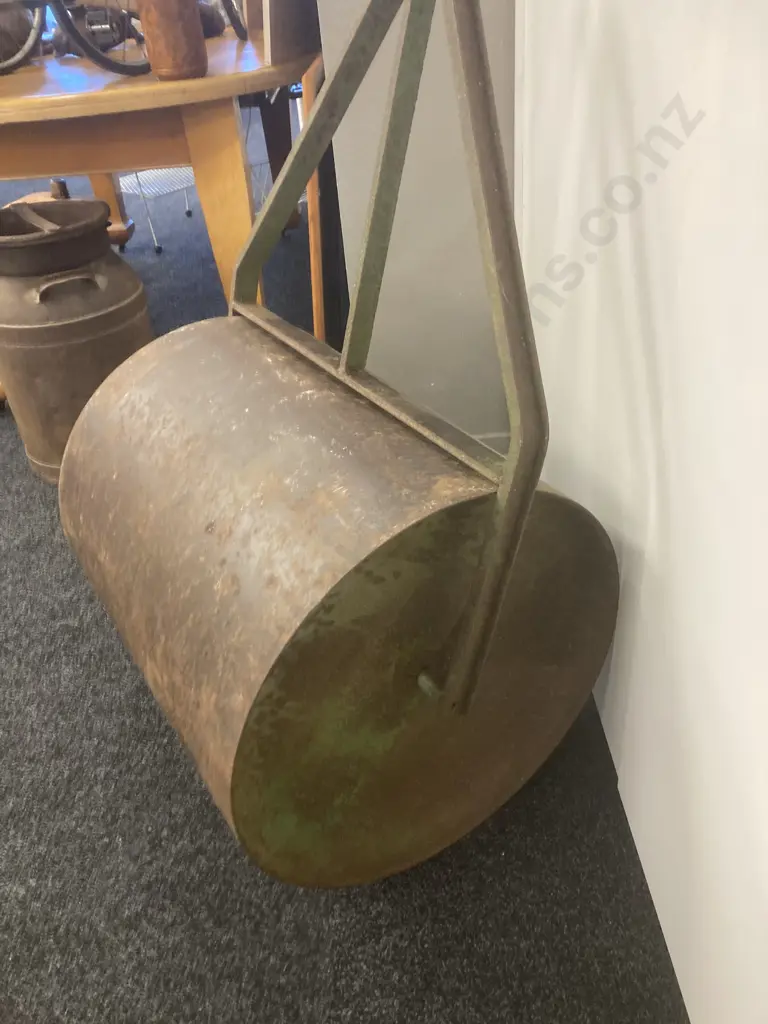 Antique Lawn Roller used in Auckland at Stanley Street Lawn Tennis Association 1920s Image 1++