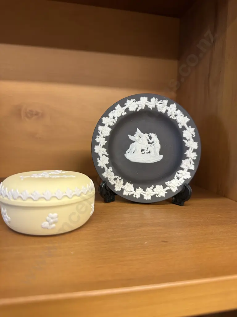 Vintage Wedgwood Jasperware Primrose Yellow Prunus Round Trinket Box With Black Basalt Dish Image 1++