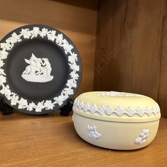 Vintage Wedgwood Jasperware Primrose Yellow Prunus Round Trinket Box With Black Basalt Dish