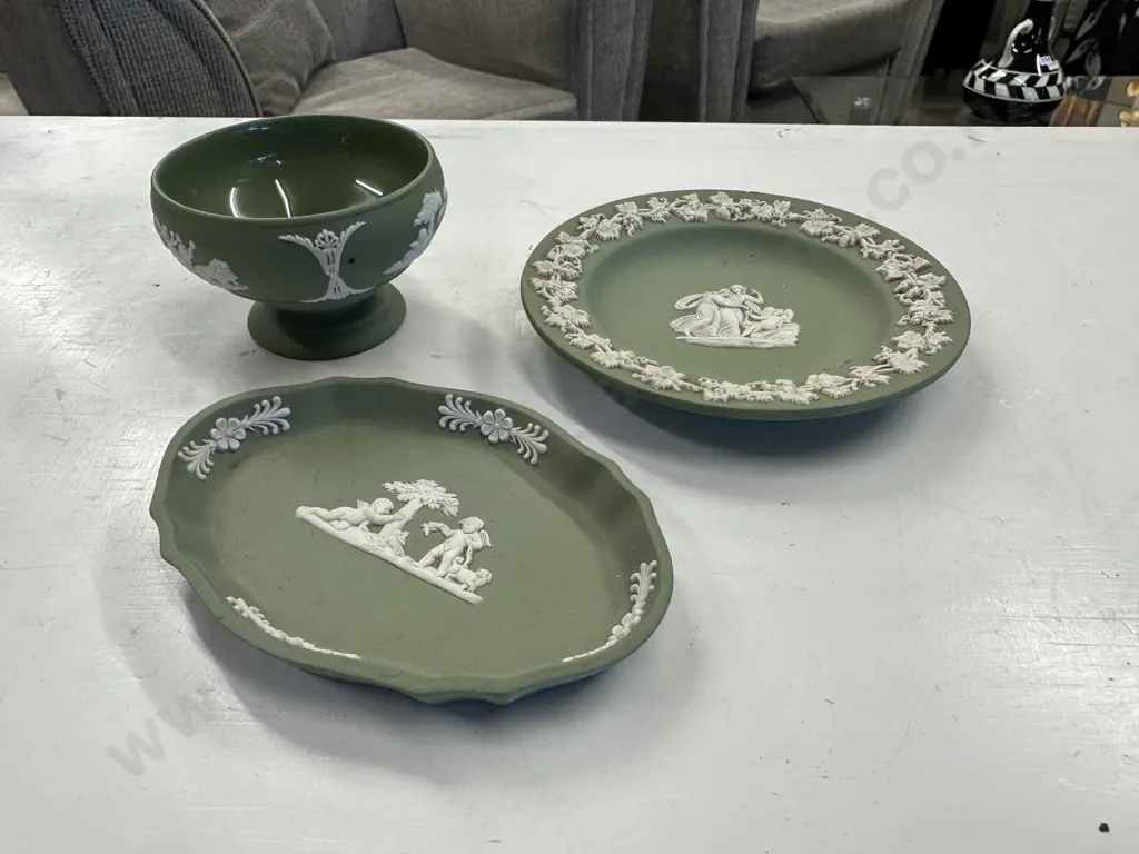 Vintage Wedgwood Jasperware Green Pin Dish & Footed Vase Image 1++