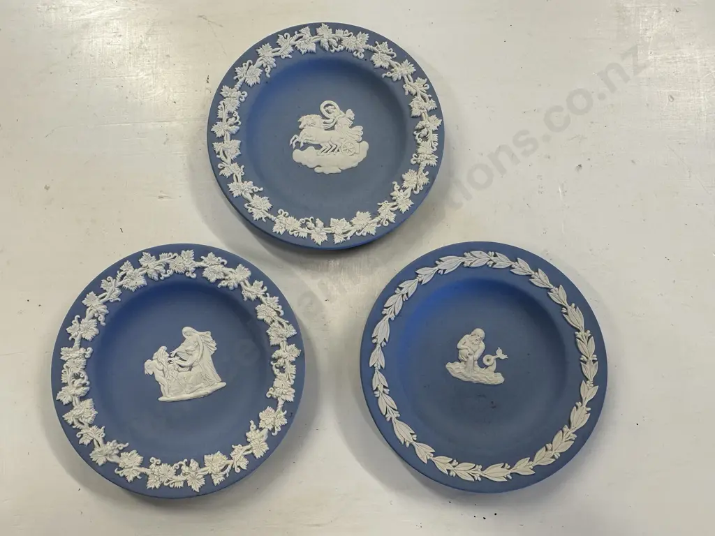 Vintage Wedgwood Three Pieces Of Classic Blue & White  Dishes Image 1++