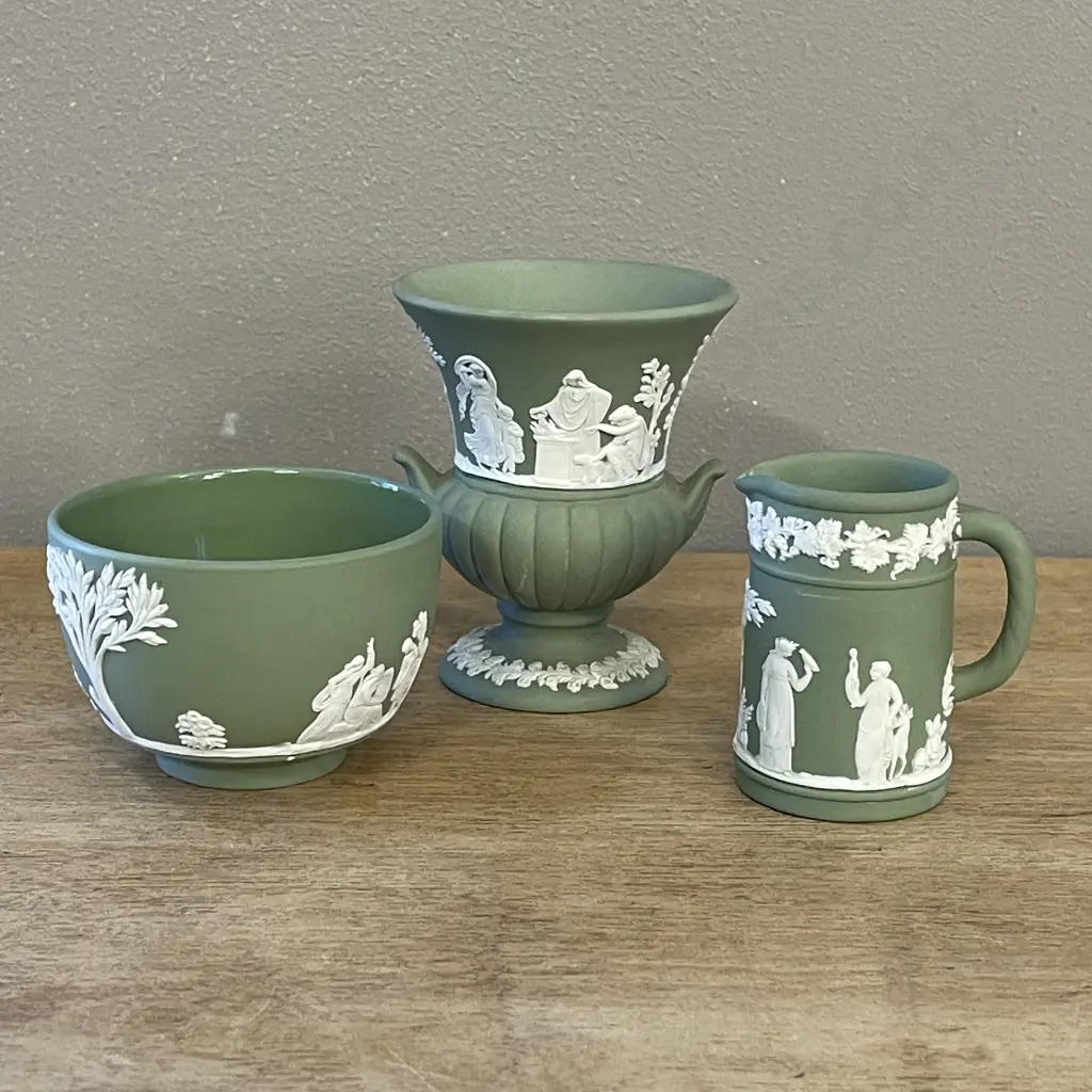Three Wedgwood Green Jasperware items Image 1++