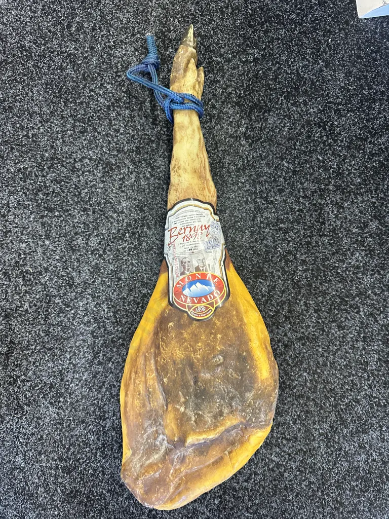 Decorative Display Ham 'Monte Nevado' L75cm Image 1++