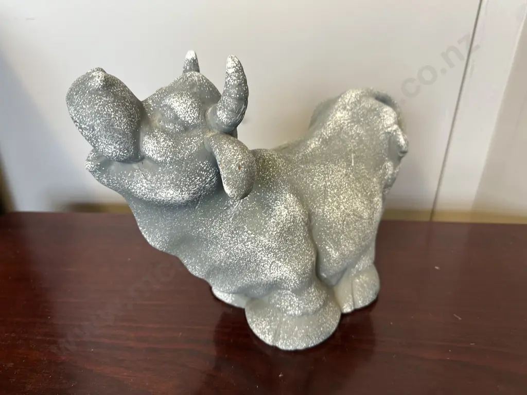 Ceramic Cow Figurine H23cm, W32cm. Image 1++