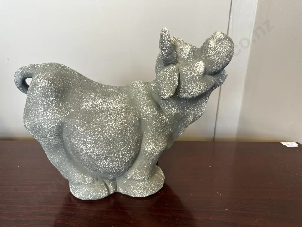 Ceramic Cow Figurine H23cm, W32cm. Image 1++